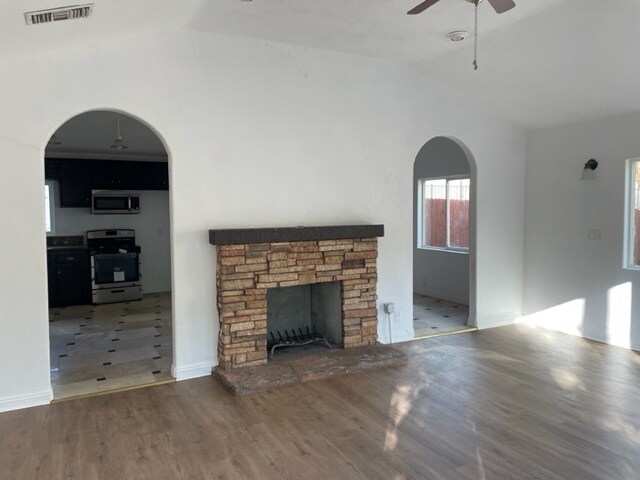 Foto del edificio - 10291 Sunland Blvd