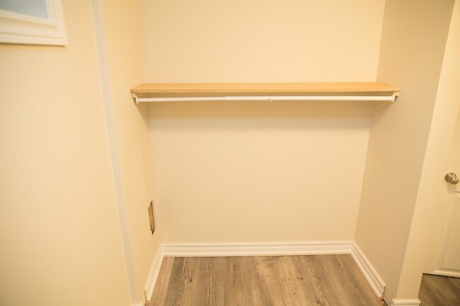 Photo du bâtiment - 50 Laurel Ave