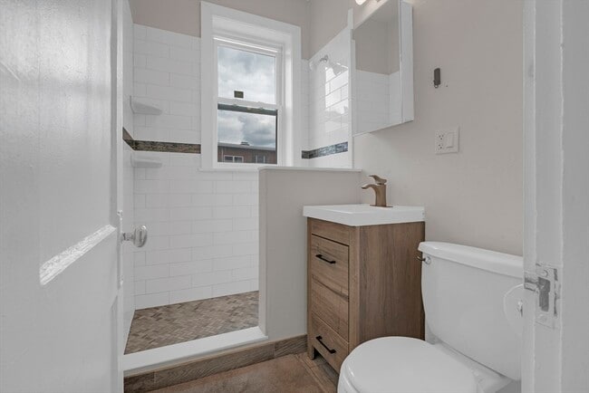 Building Photo - 328 Summit Ave