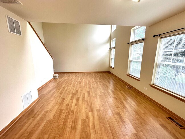Building Photo - 2338 Foxmoor Ln