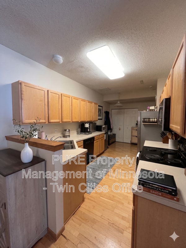 Building Photo - 1745 Countryside Dr