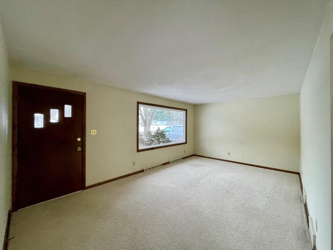 Building Photo - 9841 Smithdale Ave NE