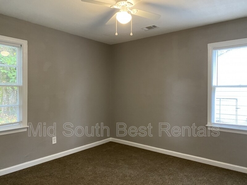 Building Photo - 2885 Bradley St