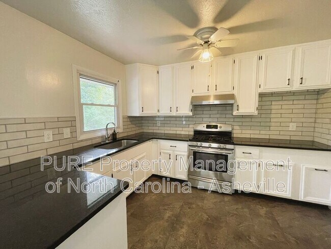 Foto del edificio - 44 Wake Robin Way