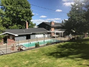 Building Photo - 10521 N Kensington Ct