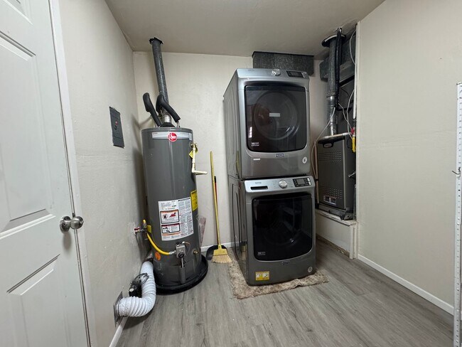 Foto del edificio - 525 W Reed St