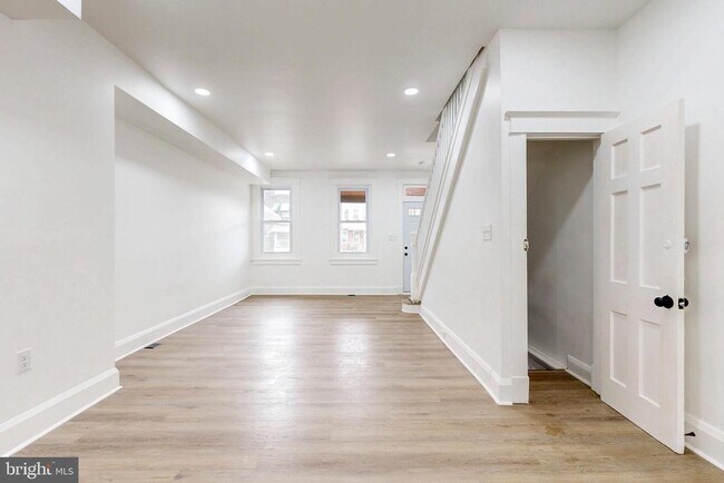 Foto del edificio - 2320 W Lexington St