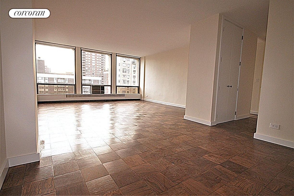 Foto principal - 333 E 30th St