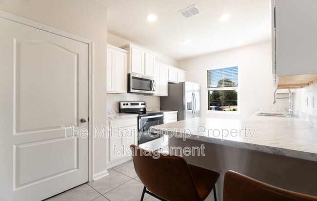 Photo - 425 Running Wds St Townhome