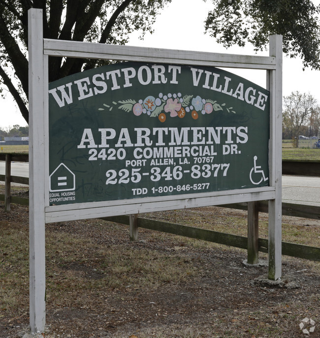 Letreros - Westport Village