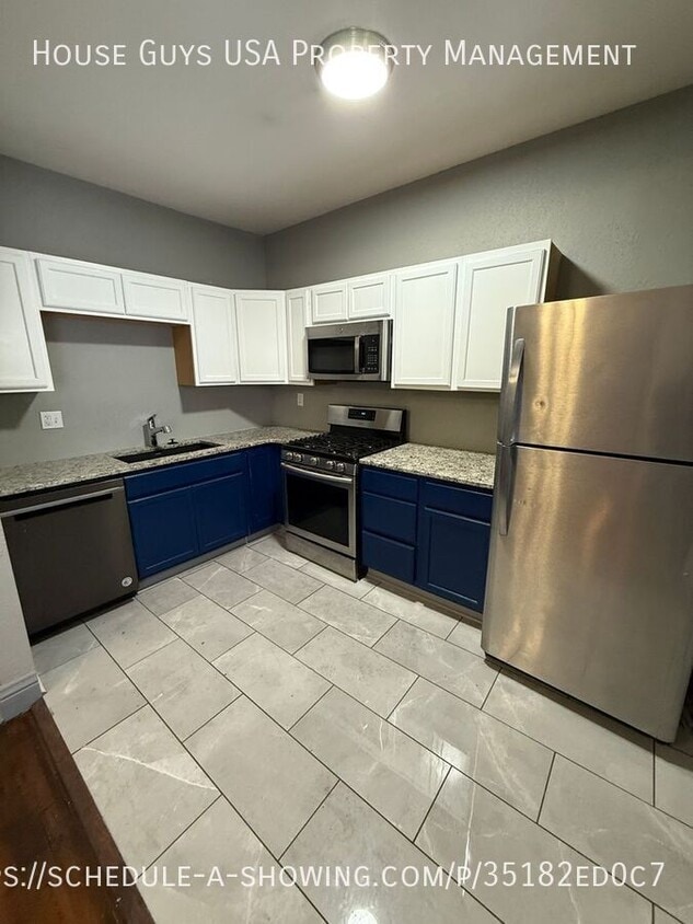 Foto principal - Stunning 2 Bed, 2 Bath Apartment in KC – M...