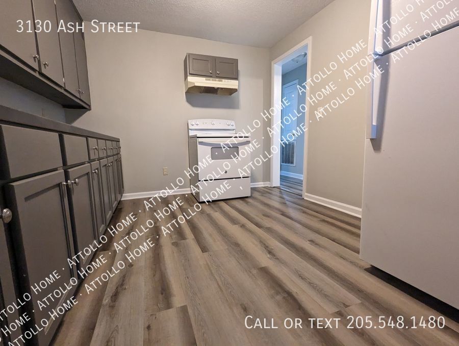 Foto principal - 3-Bed/1-Bath All-Brick Duplex in West Tusc...