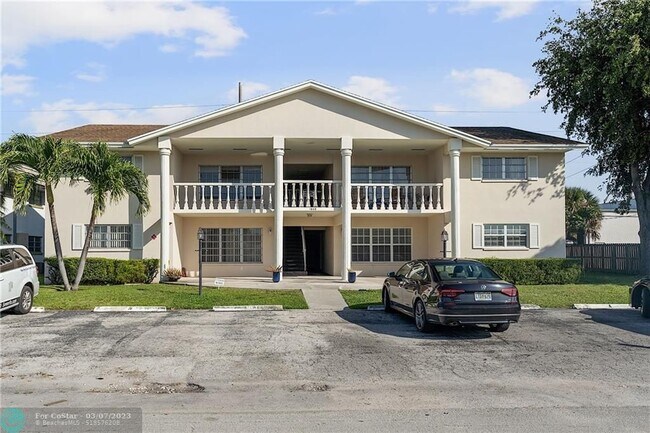 Building Photo - 1049 NW 30th Ct