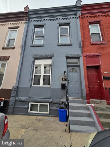 Primary Photo - 1752 N Newkirk St