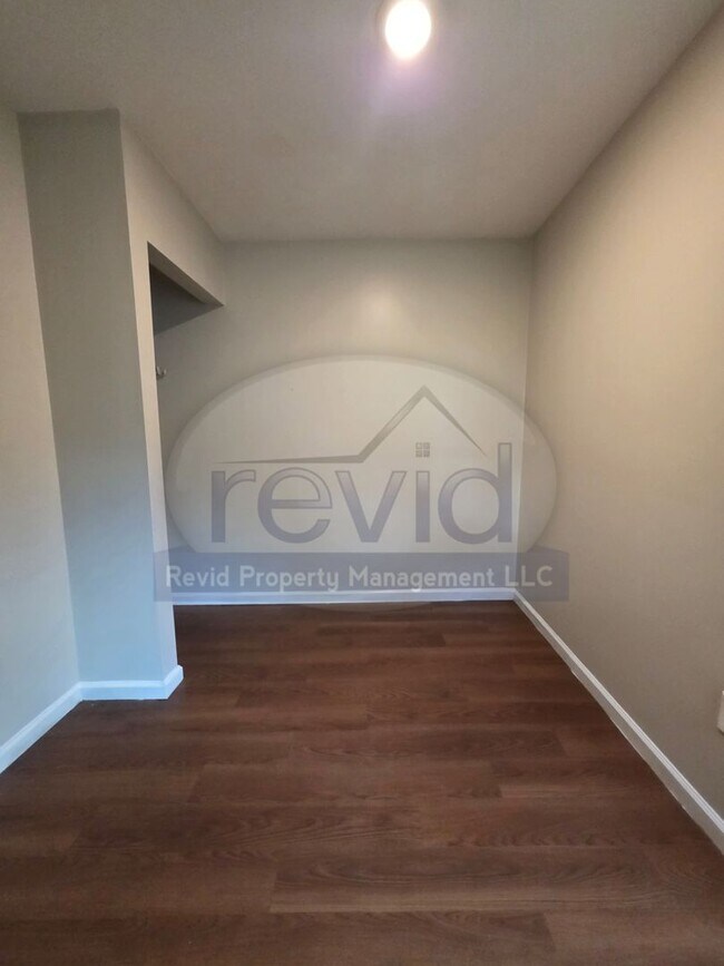 Foto del edificio - 1 Bedroom apartment!