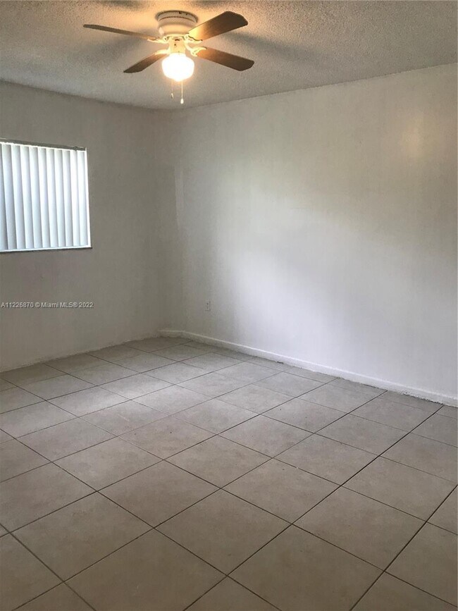 Foto del edificio - 1503 NW 207th St