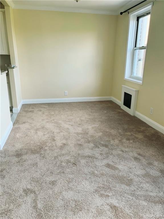 Building Photo - 2 Sadore Ln