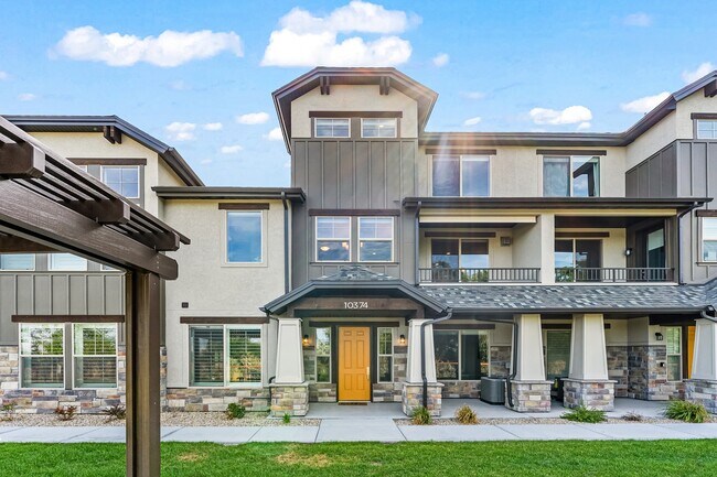 Building Photo - 10374 S Sage Canal Way