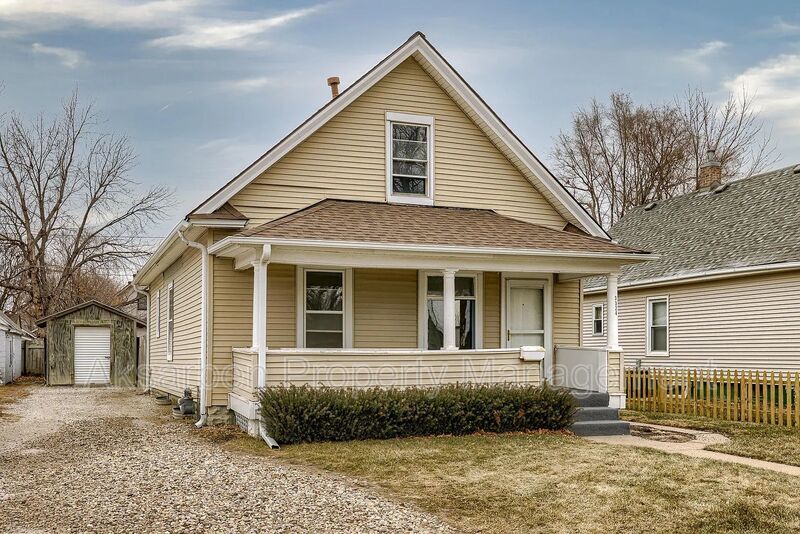 Primary Photo - 3324 Avenue B