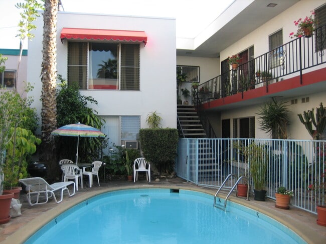 Pool Area - 1114 N Harper Ave