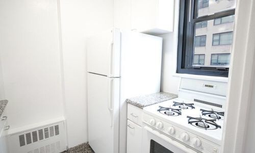 Building Photo - 330 E 58th St