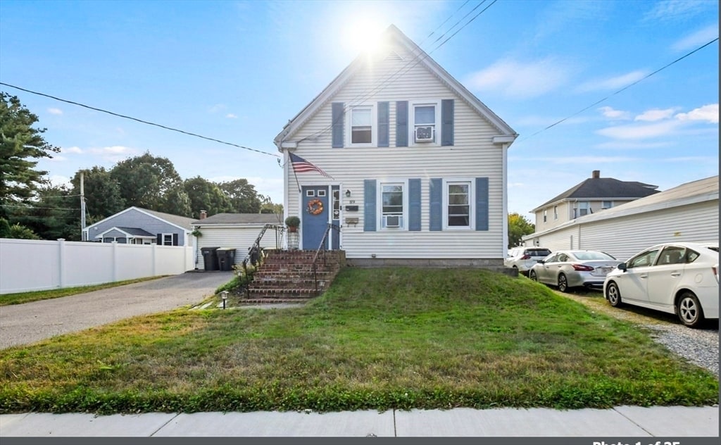 Foto principal - 89 E Main St