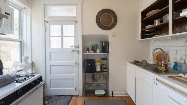 Foto del edificio - 4617 N Rockwell St
