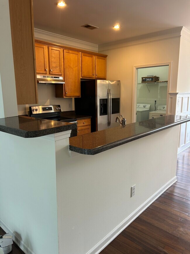 Building Photo - 1701 Heights Cir NW