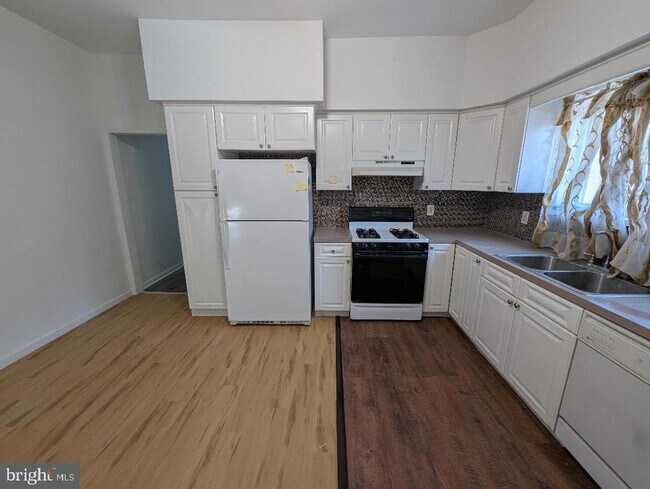 Foto del edificio - 7158 Torresdale Ave