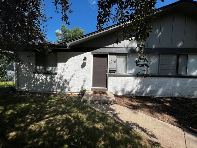 Foto del edificio - 3 bed, 1 bath Duplex in West Fort Collins
