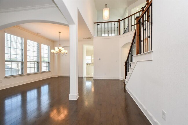 Building Photo - 2526 Crossvine Dr