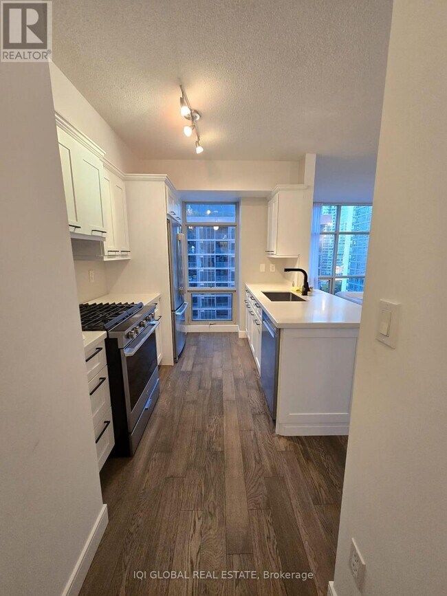 Photo du bâtiment - 10 Navy Wharf Ct