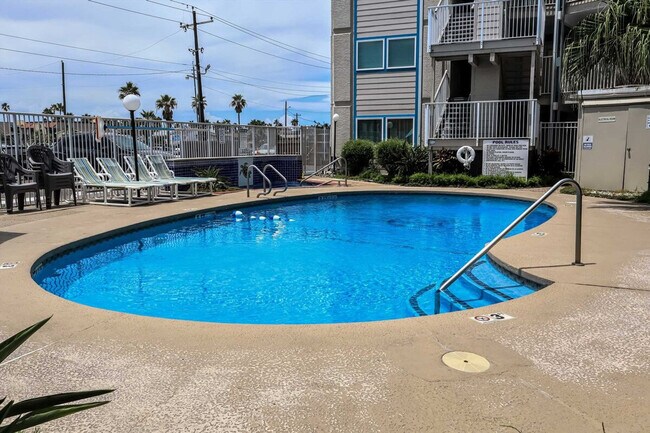 Building Photo - 5008 Gulf Blvd