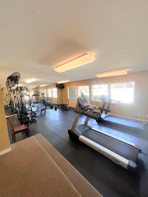 Foto del edificio - 23312 Marigold Ave