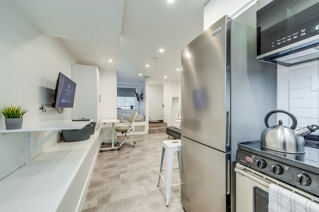 Building Photo - 19 Claremont St