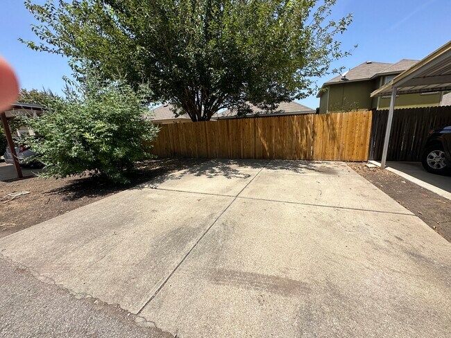 Foto del edificio - 4603 Credo Ln