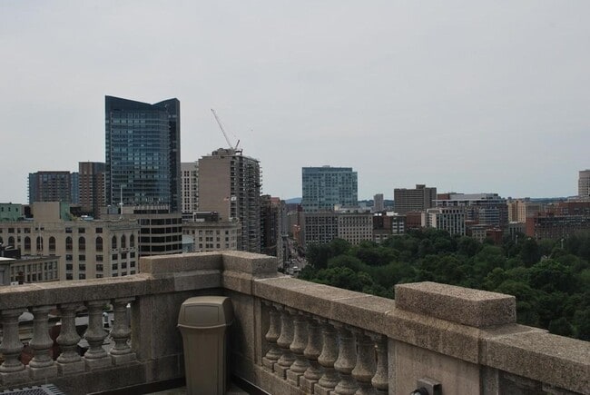 Building Photo - 21 Beacon St