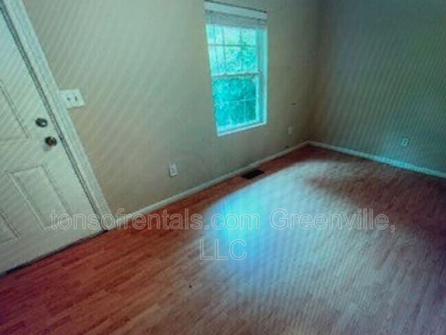 Foto del edificio - 1501 Howard Dr