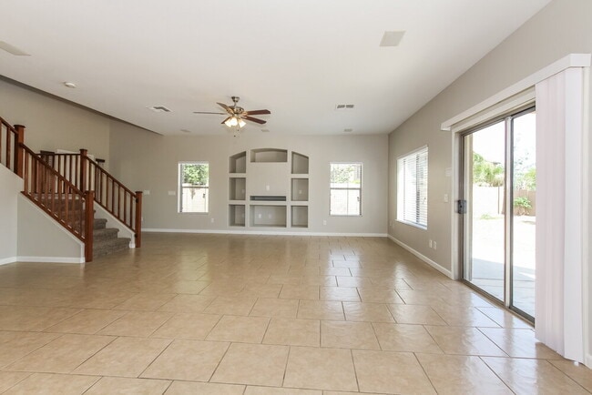 Building Photo - 13875 W Mauna Loa Ln