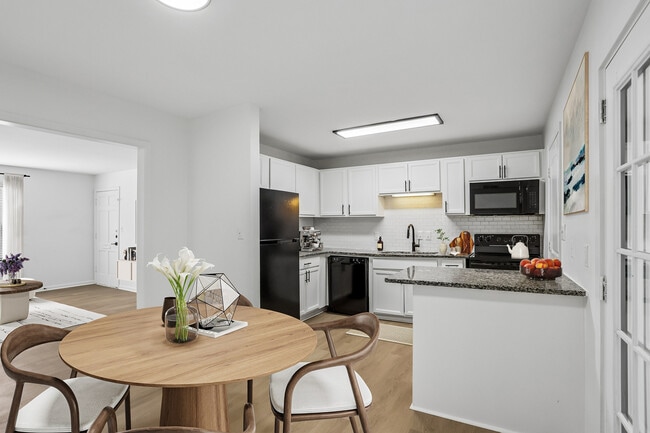 Building Photo - ReNew Chastain