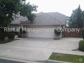 Building Photo - 886 Pistachio Ave