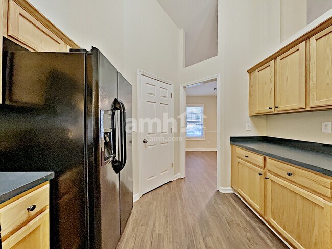 Foto del edificio - 994 Laurel Green Lane