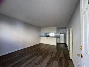 Building Photo - 1308 W 225th St