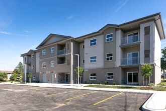 Building Photo - 1840 Cabana Rd E