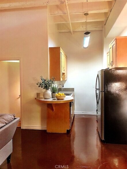 Foto del edificio - 312 W 5th St