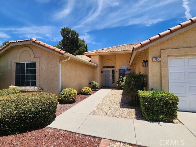 Foto del edificio - 1850 Tamarack Ln