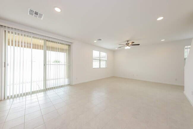 Foto del edificio - 22748 N 126th Ln