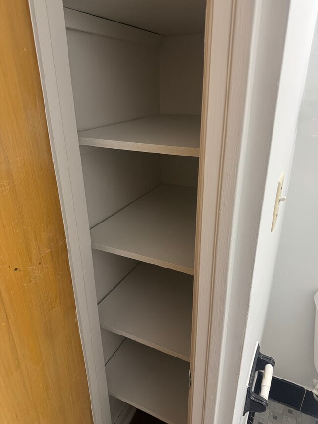 Foto del edificio - 6643 W Lisbon Ave