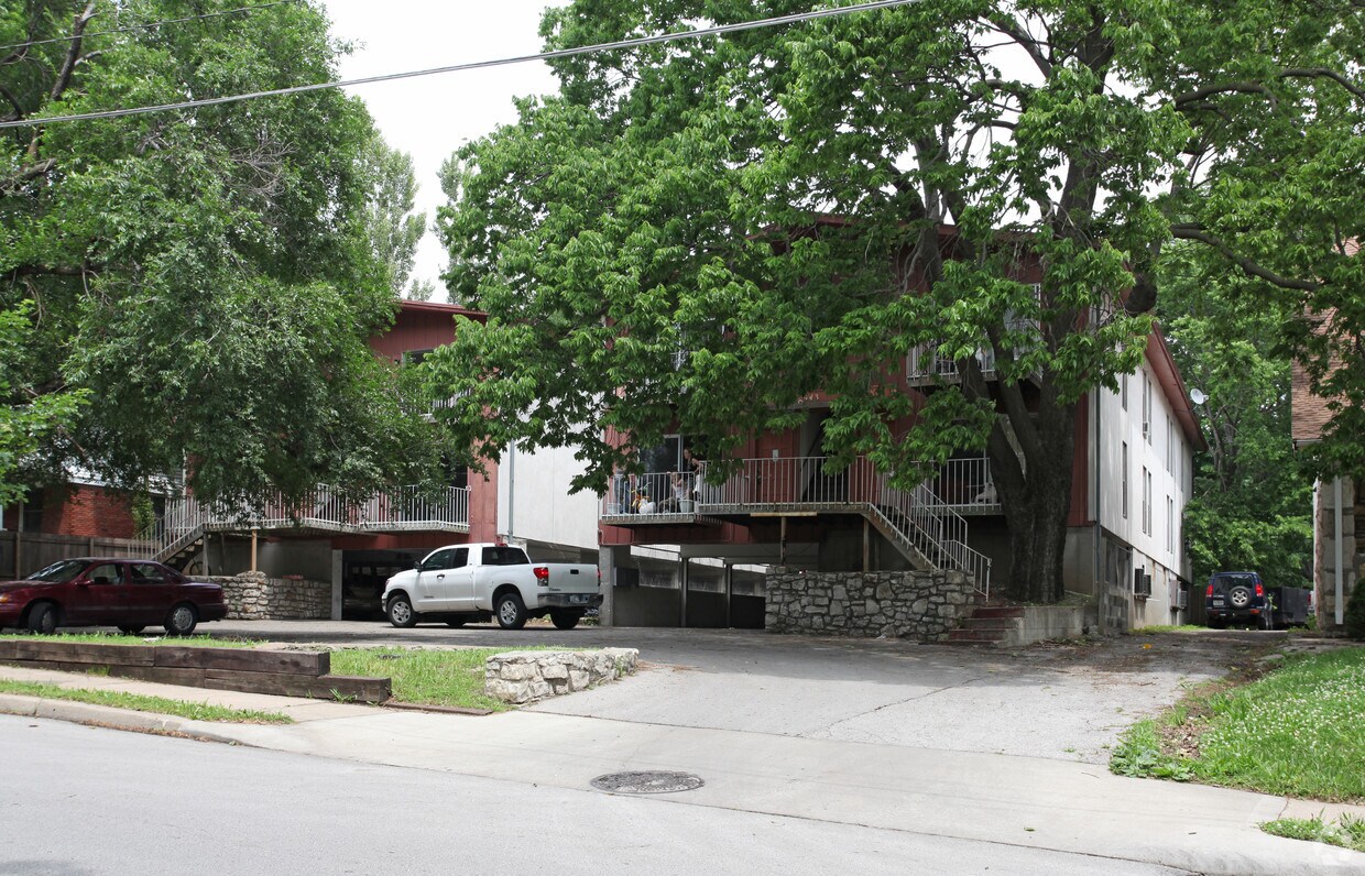 Primary Photo - 3941-3943 Roanoke Rd