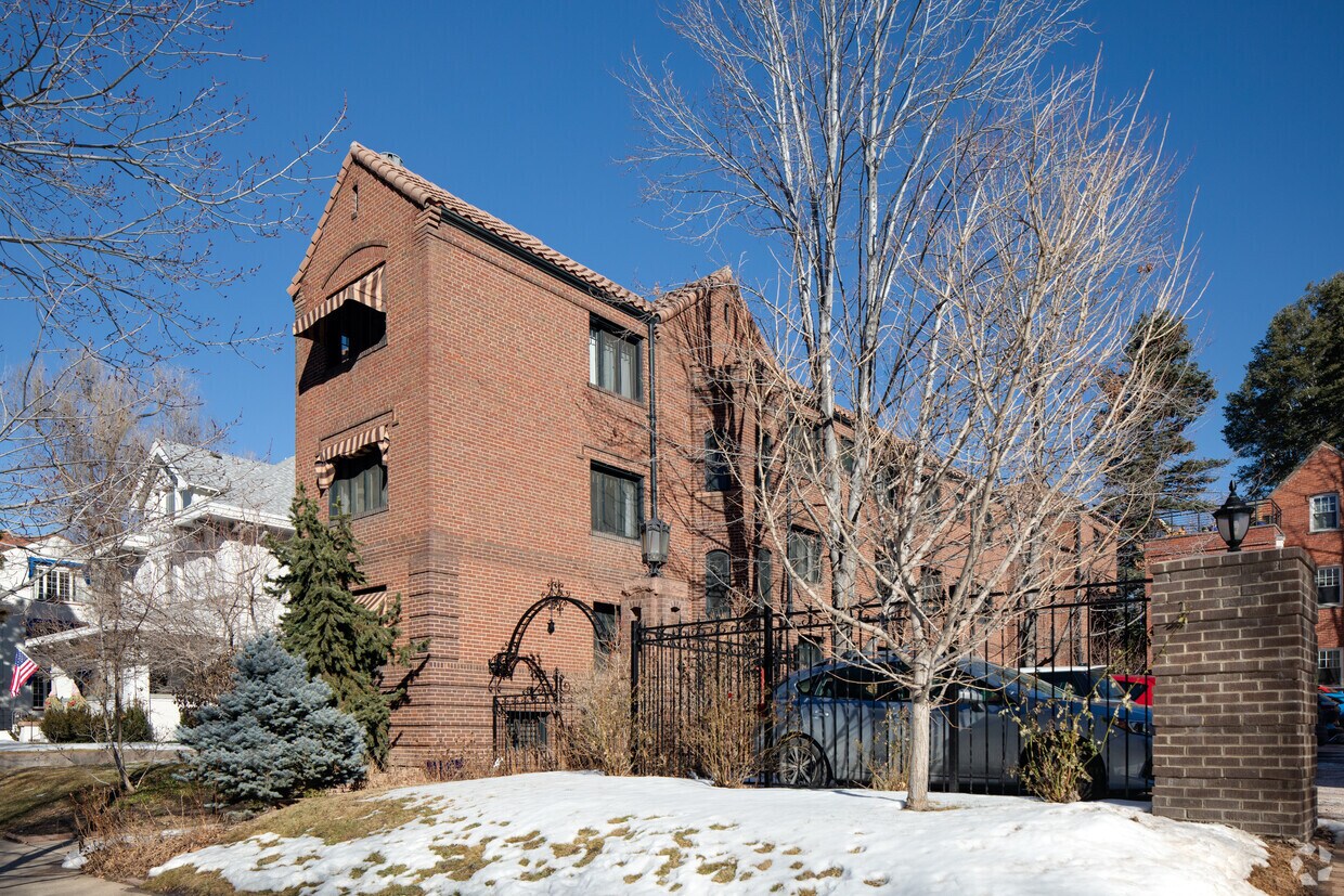 Primary Photo - 820-826 Humboldt St
